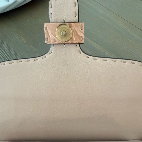 Tory Burch Mcgraw Croc Embossed Crossbody - Picture 11 of 12